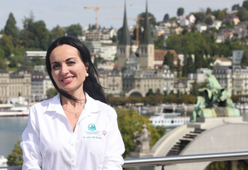 Dr. med. Azin Navaei